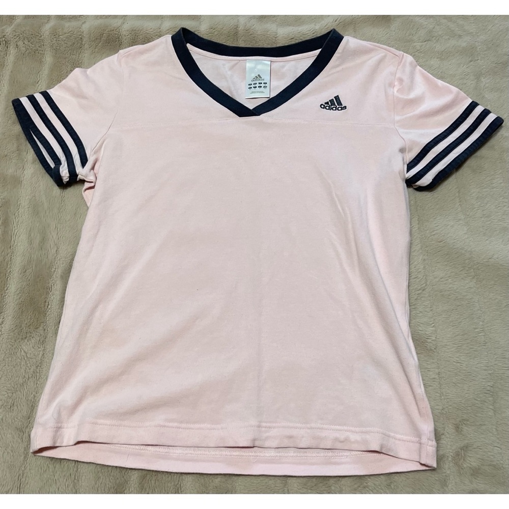 Adidas T-shirt, V-neck, Ringer, Athletic tee Size M, Pale pink with navy detail